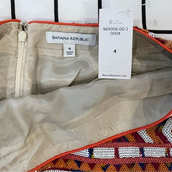 Colorful sequin skirt by Banana Republic. - Picture 5 of 7
